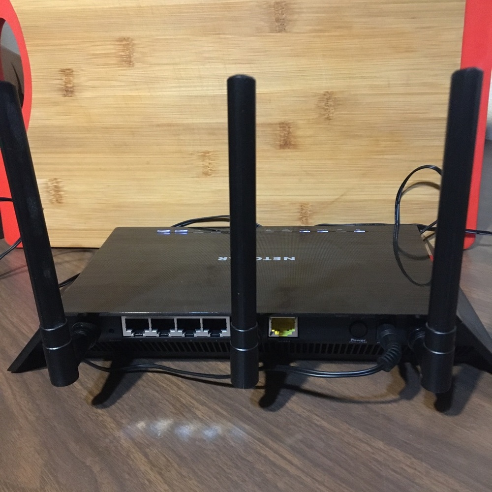 Netgear nighthawk Smart WiFi Router Computer Internet Modem - Picture 3 of 5